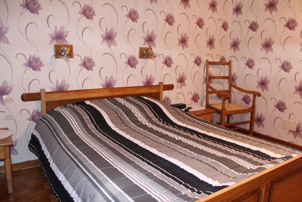 Chambres D'Hotes Au Vieux Moulin Entre Sarreguemine Et Bitche Rahling Quarto foto
